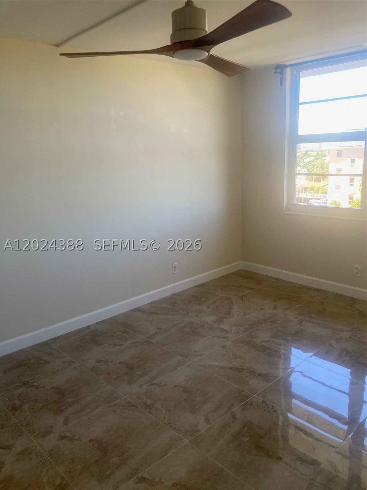 PLAZA 15 CONDO - Residential