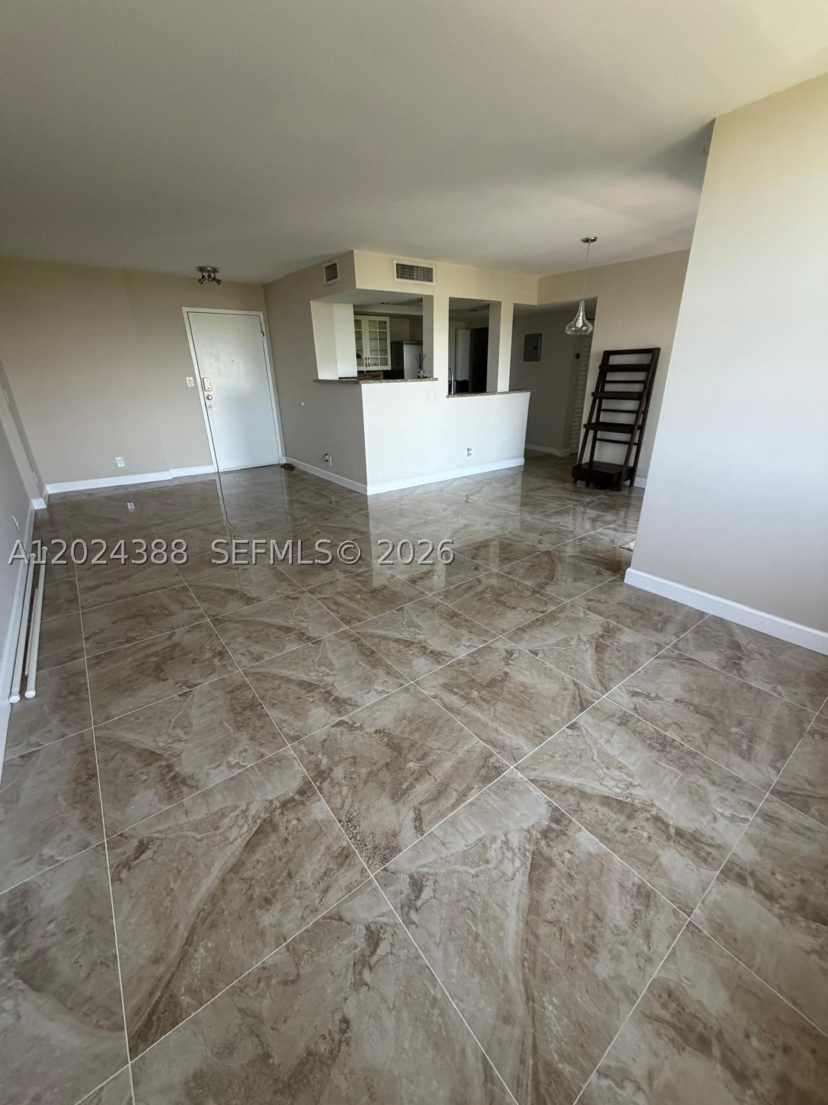 PLAZA 15 CONDO - Residential