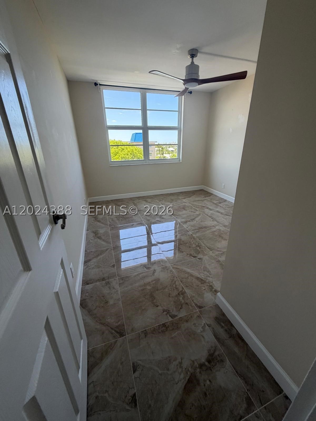 PLAZA 15 CONDO - Residential