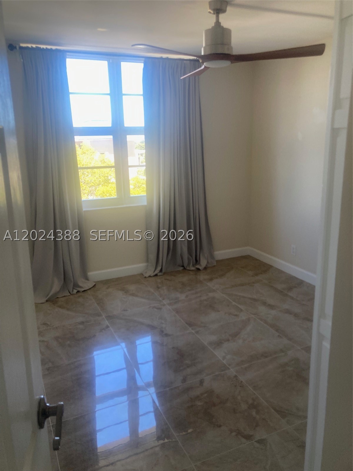 PLAZA 15 CONDO - Residential