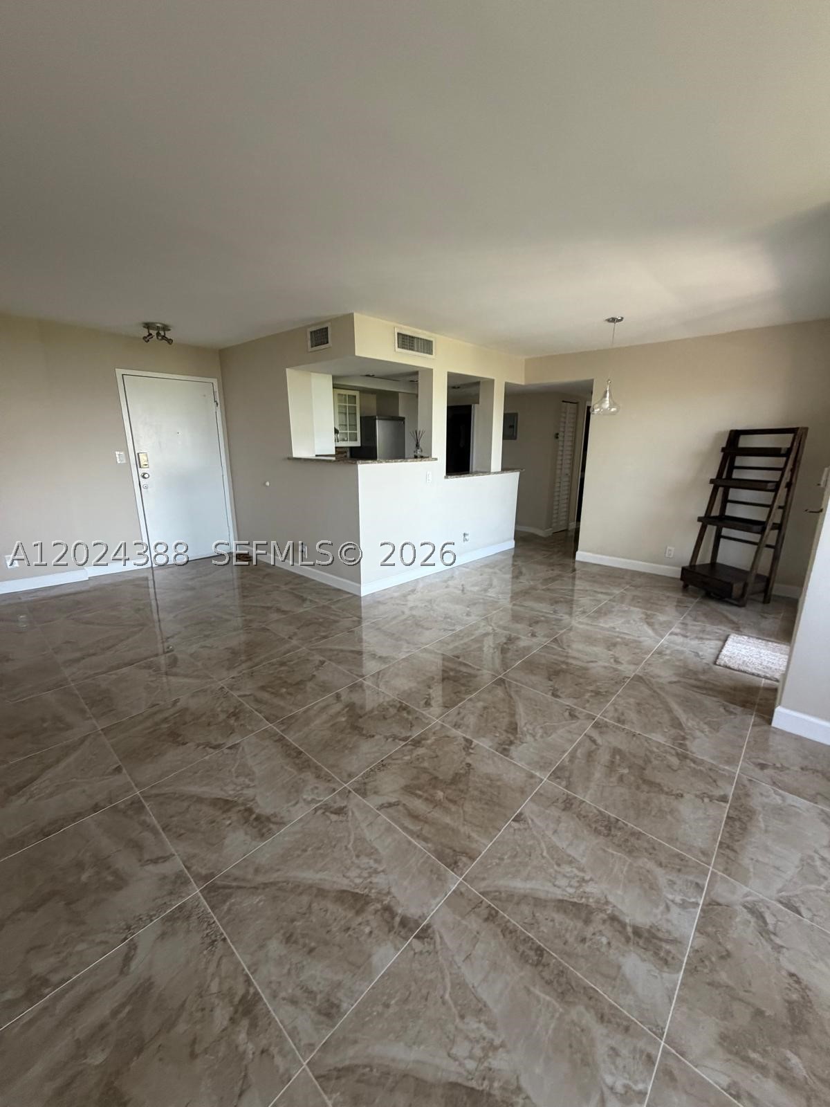 PLAZA 15 CONDO - Residential
