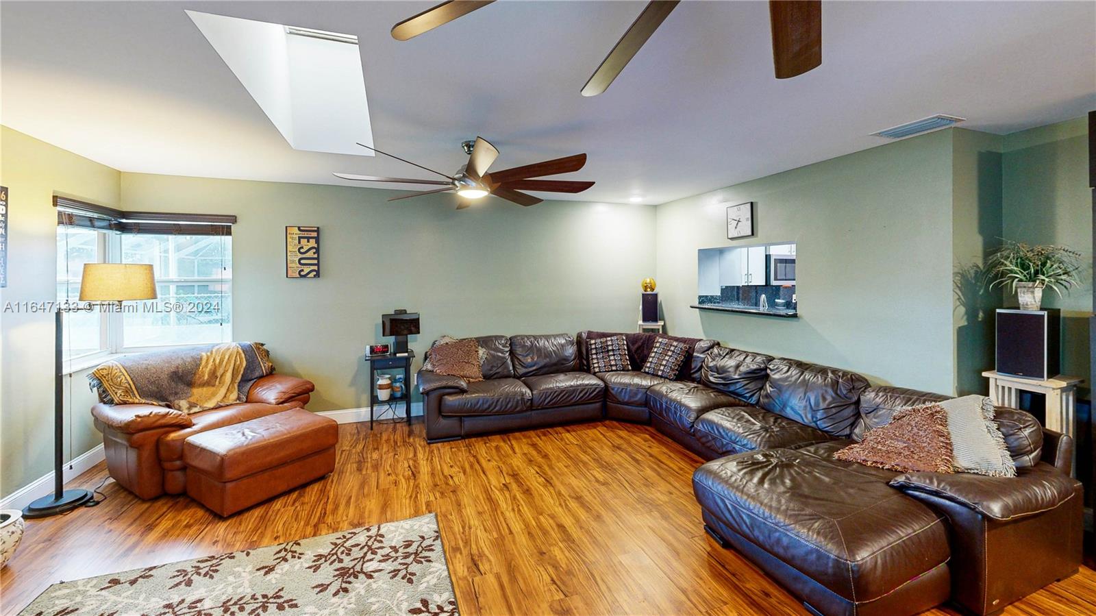MEADOW WOOD MANOR SEC 10 - Residential