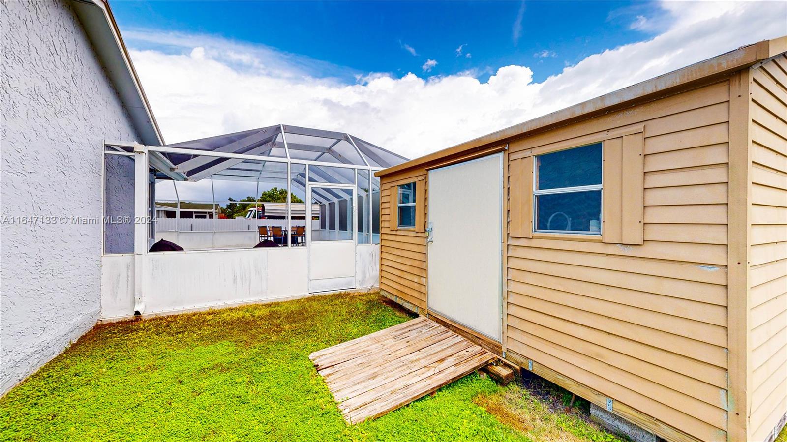 MEADOW WOOD MANOR SEC 10 - Residential