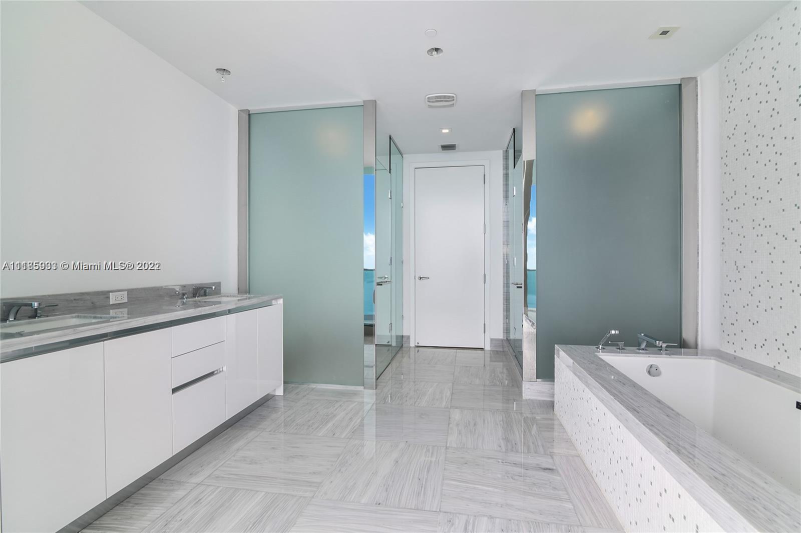 JADE SIGNATURE CONDO - Residential