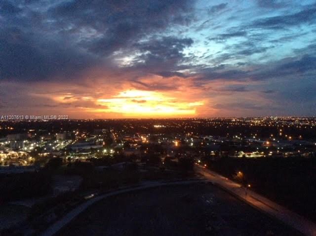 THE OAKS I CONDO - Residential Lease