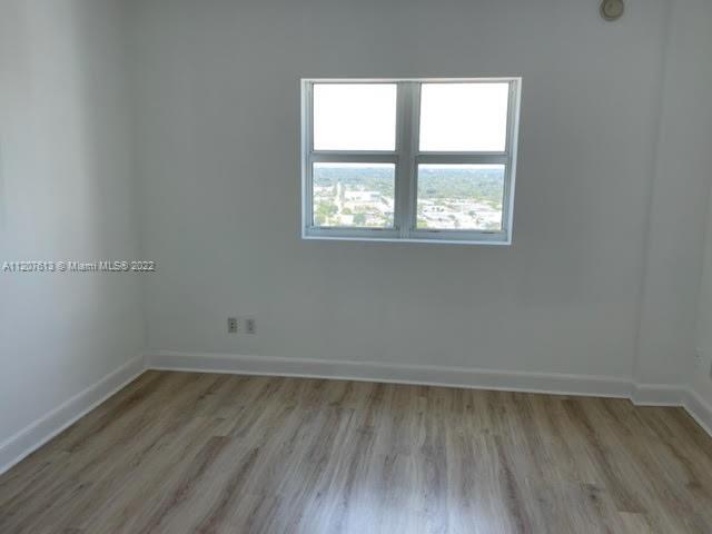 THE OAKS I CONDO - Residential Lease