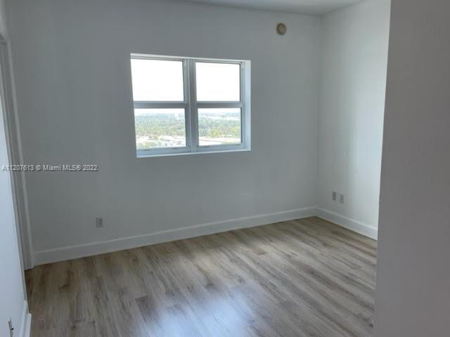 THE OAKS I CONDO - Residential Lease