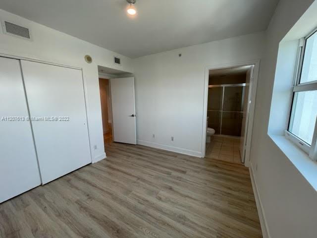 THE OAKS I CONDO - Residential Lease