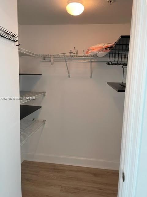THE OAKS I CONDO - Residential Lease