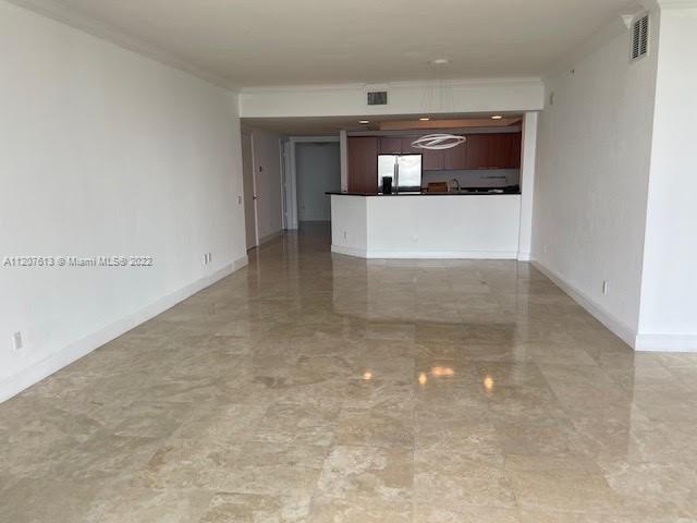 THE OAKS I CONDO - Residential Lease