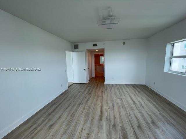 THE OAKS I CONDO - Residential Lease