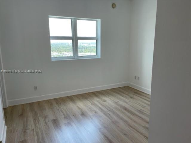 THE OAKS I CONDO - Residential Lease