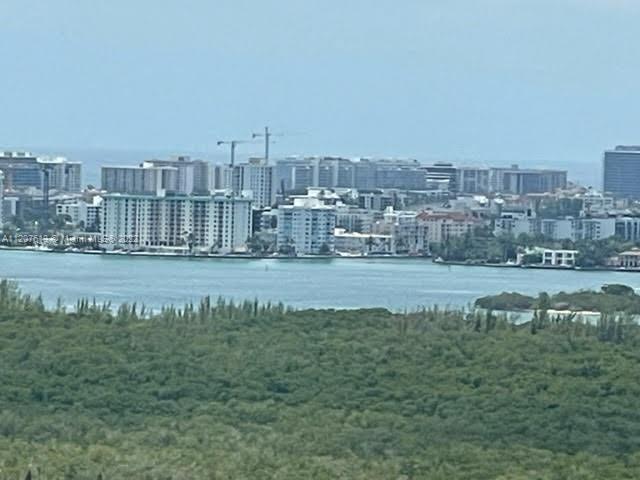 THE OAKS I CONDO - Residential Lease