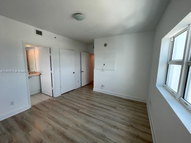 THE OAKS I CONDO - Residential Lease