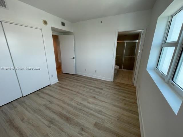THE OAKS I CONDO - Residential Lease