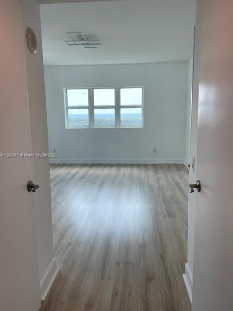 THE OAKS I CONDO - Residential Lease
