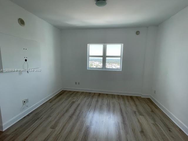 THE OAKS I CONDO - Residential Lease