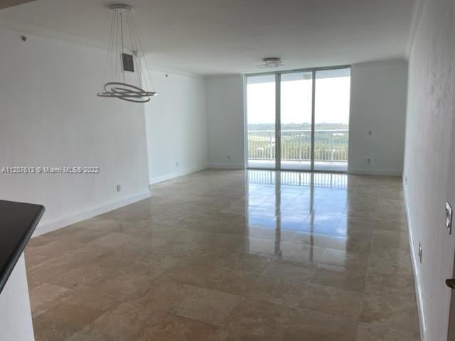 THE OAKS I CONDO - Residential Lease
