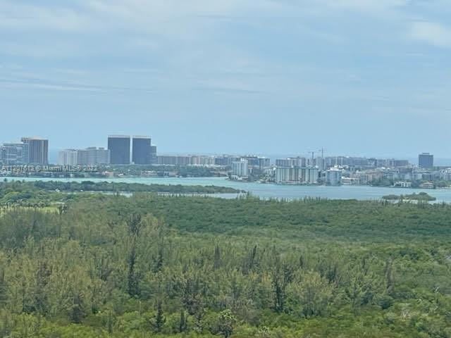THE OAKS I CONDO - Residential Lease