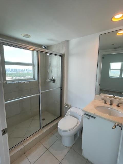 THE OAKS I CONDO - Residential Lease