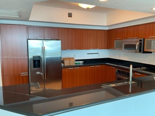 THE OAKS I CONDO - Residential Lease