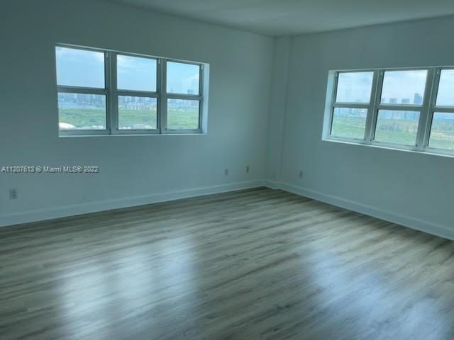 THE OAKS I CONDO - Residential Lease