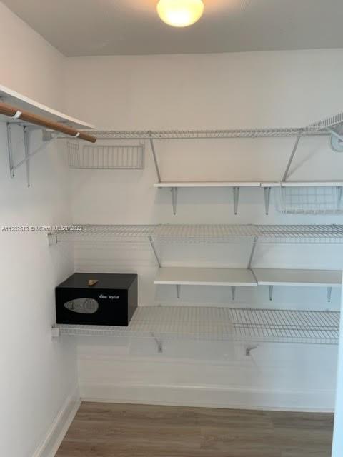 THE OAKS I CONDO - Residential Lease
