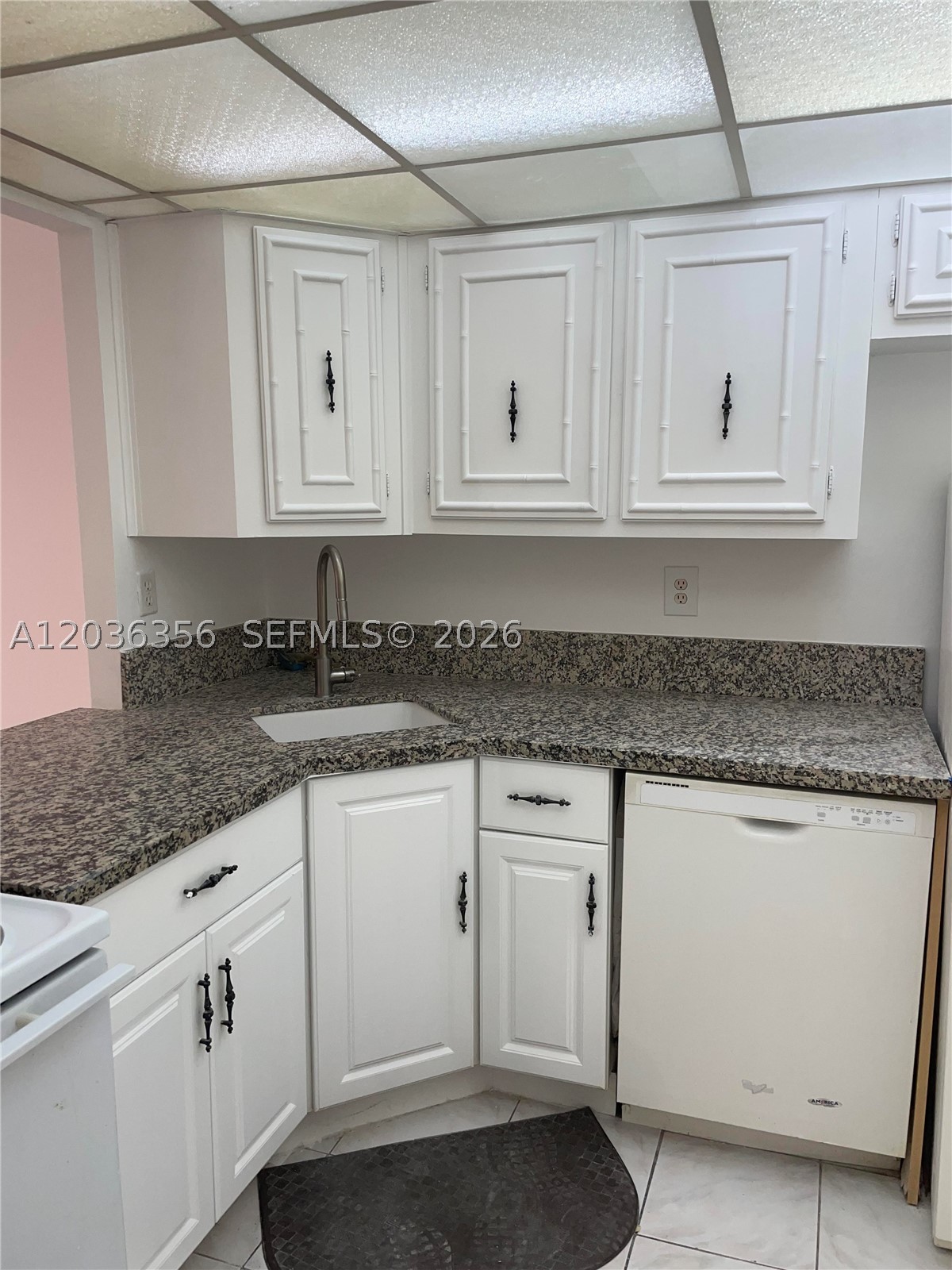 DE SOTO PARK SOUTH - Residential Lease