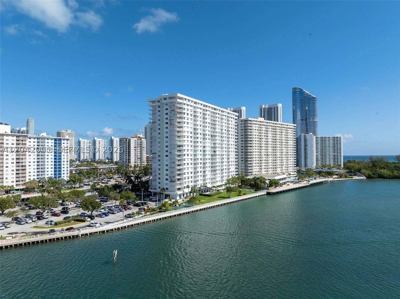 ARLEN HOUSE WEST CONDO - Residential