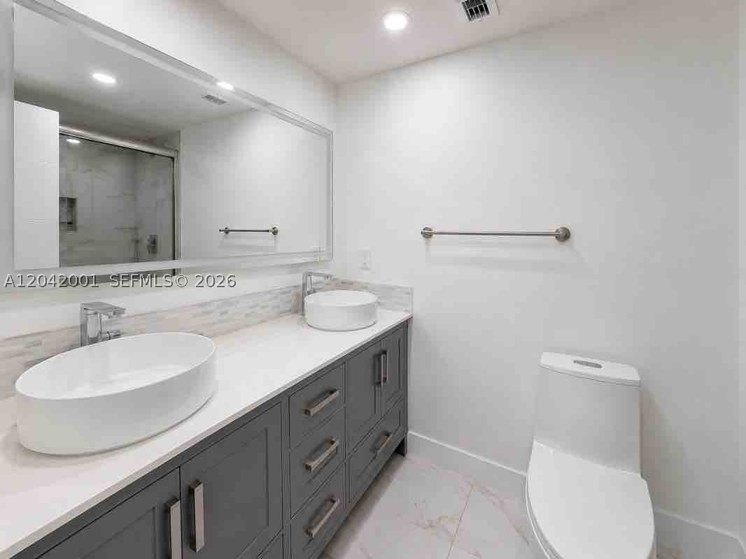 ARLEN HOUSE WEST CONDO - Residential