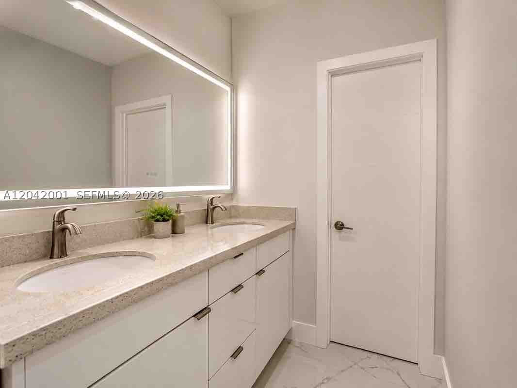 ARLEN HOUSE WEST CONDO - Residential