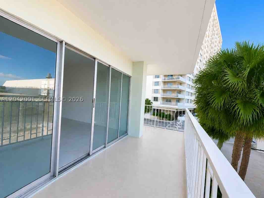 ARLEN HOUSE WEST CONDO - Residential