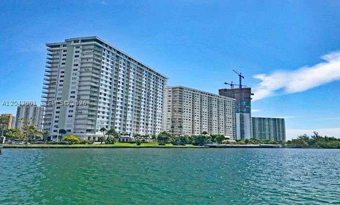 ARLEN HOUSE WEST CONDO - Residential
