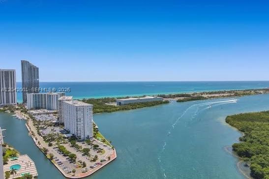 ARLEN HOUSE WEST CONDO - Residential