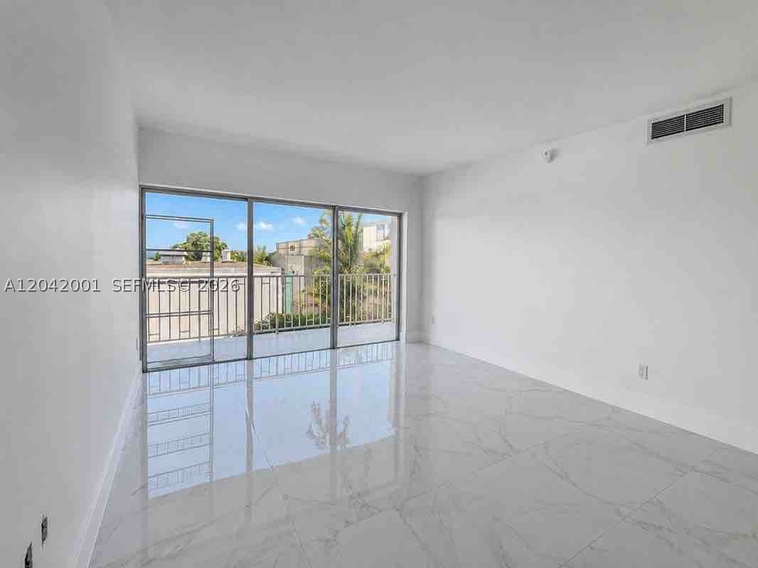 ARLEN HOUSE WEST CONDO - Residential