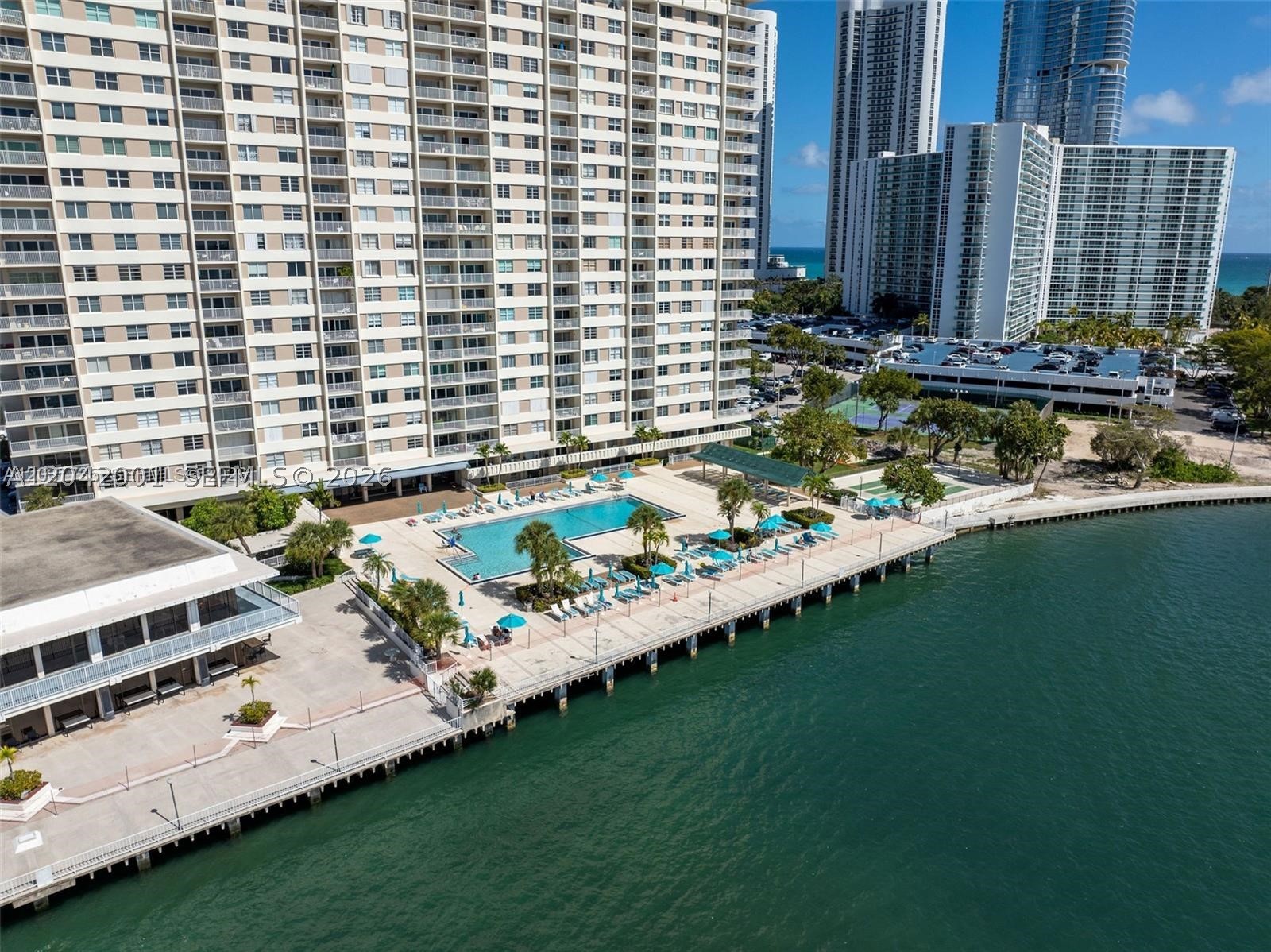 ARLEN HOUSE WEST CONDO - Residential