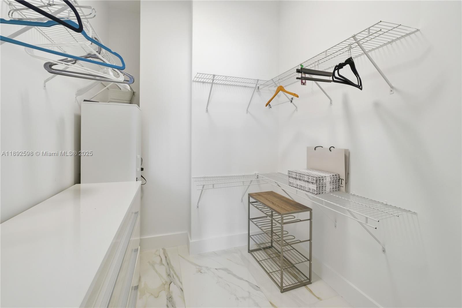 TDR TOWER I CONDO - Residential