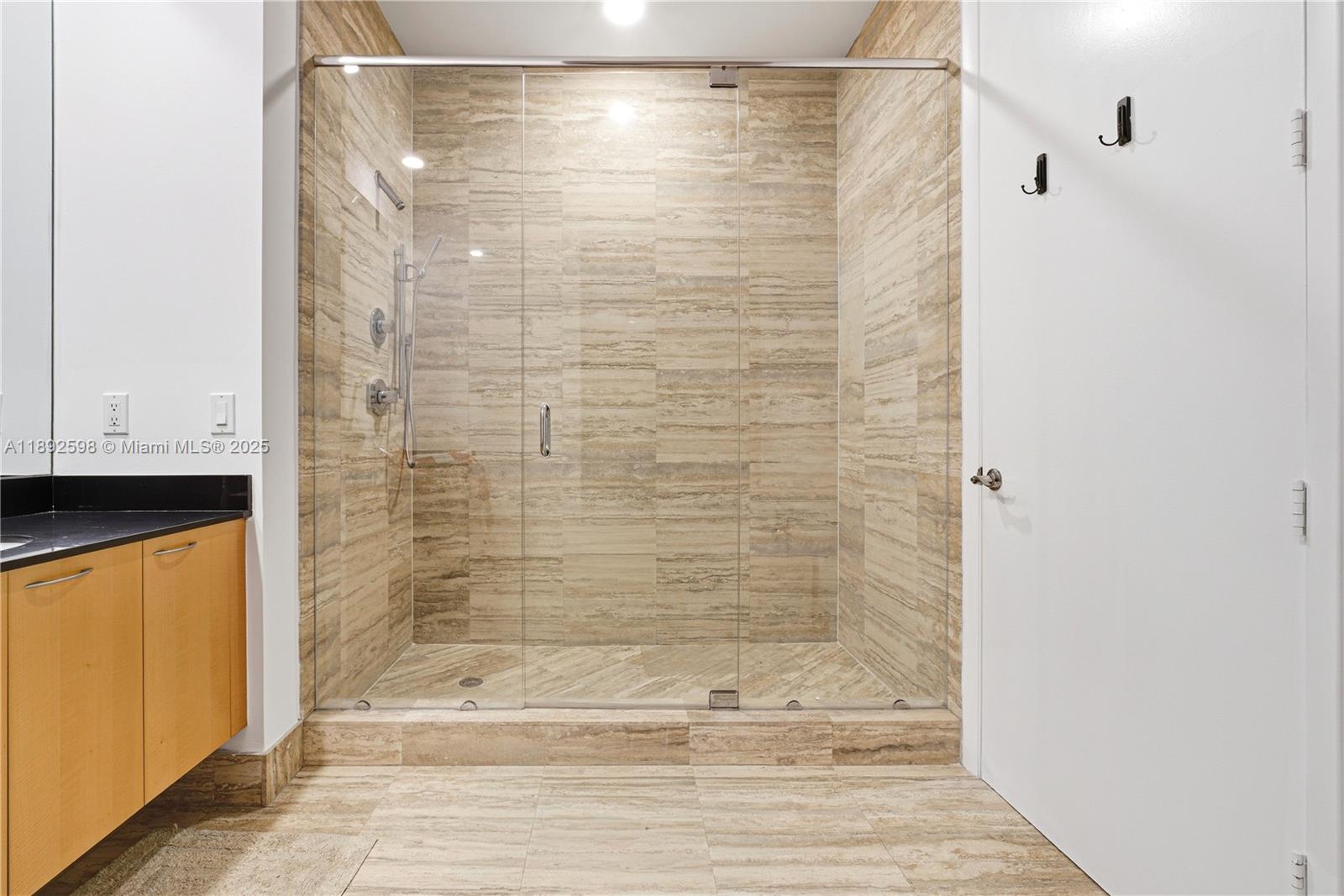 TDR TOWER I CONDO - Residential