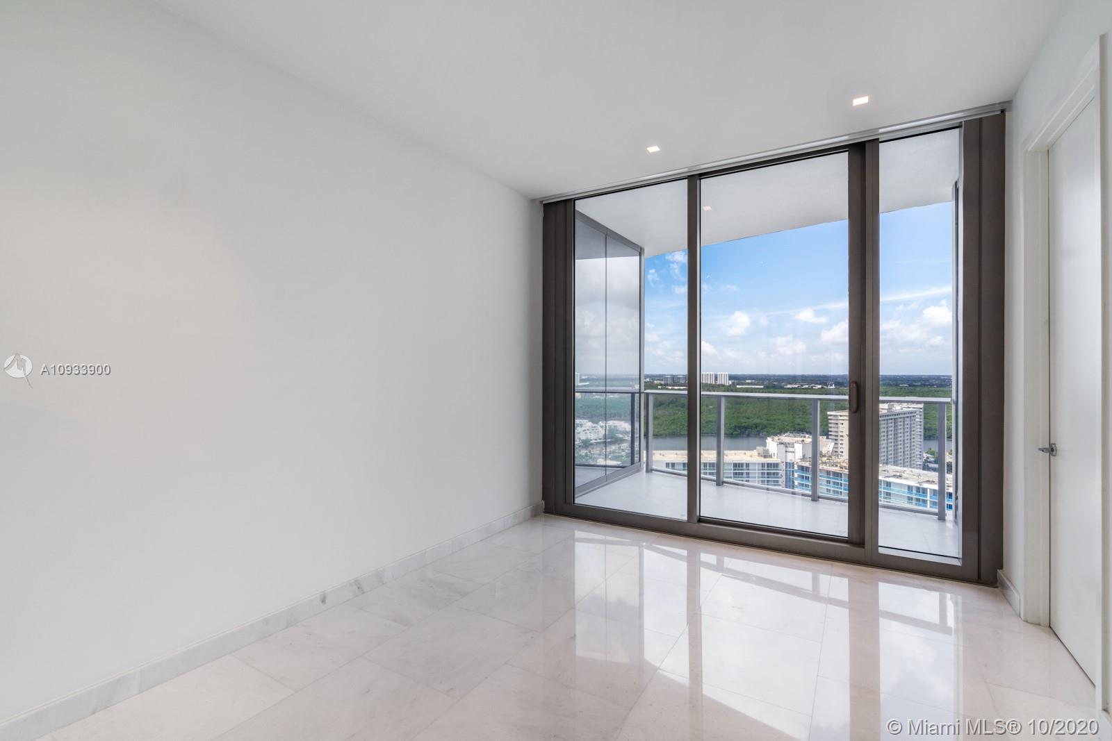 Ritz Carlton Residence - Residential