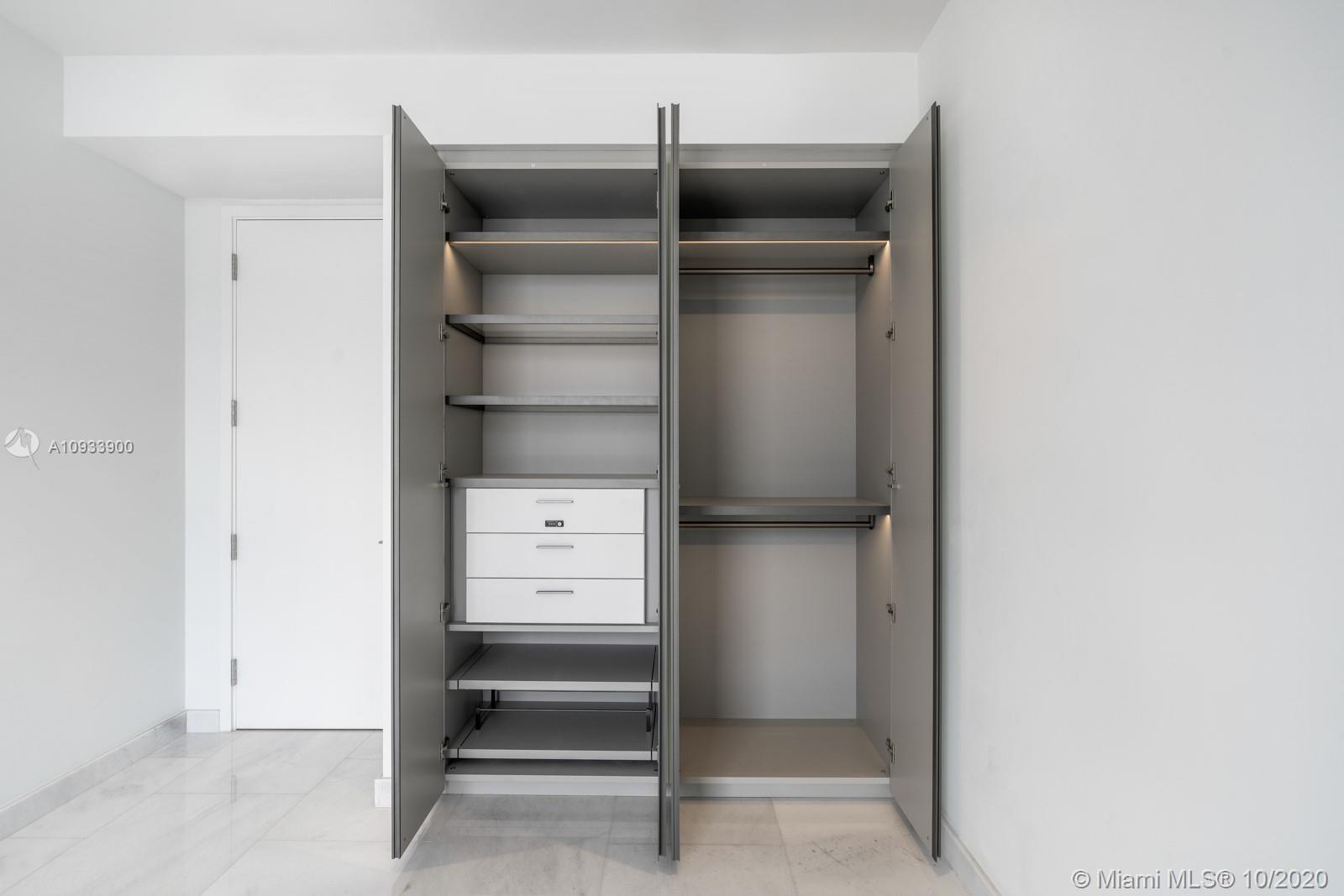 Ritz Carlton Residence - Residential