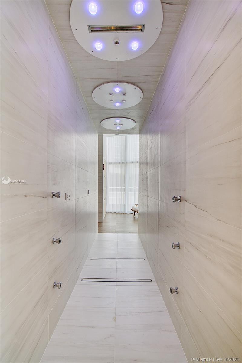 Ritz Carlton Residence - Residential