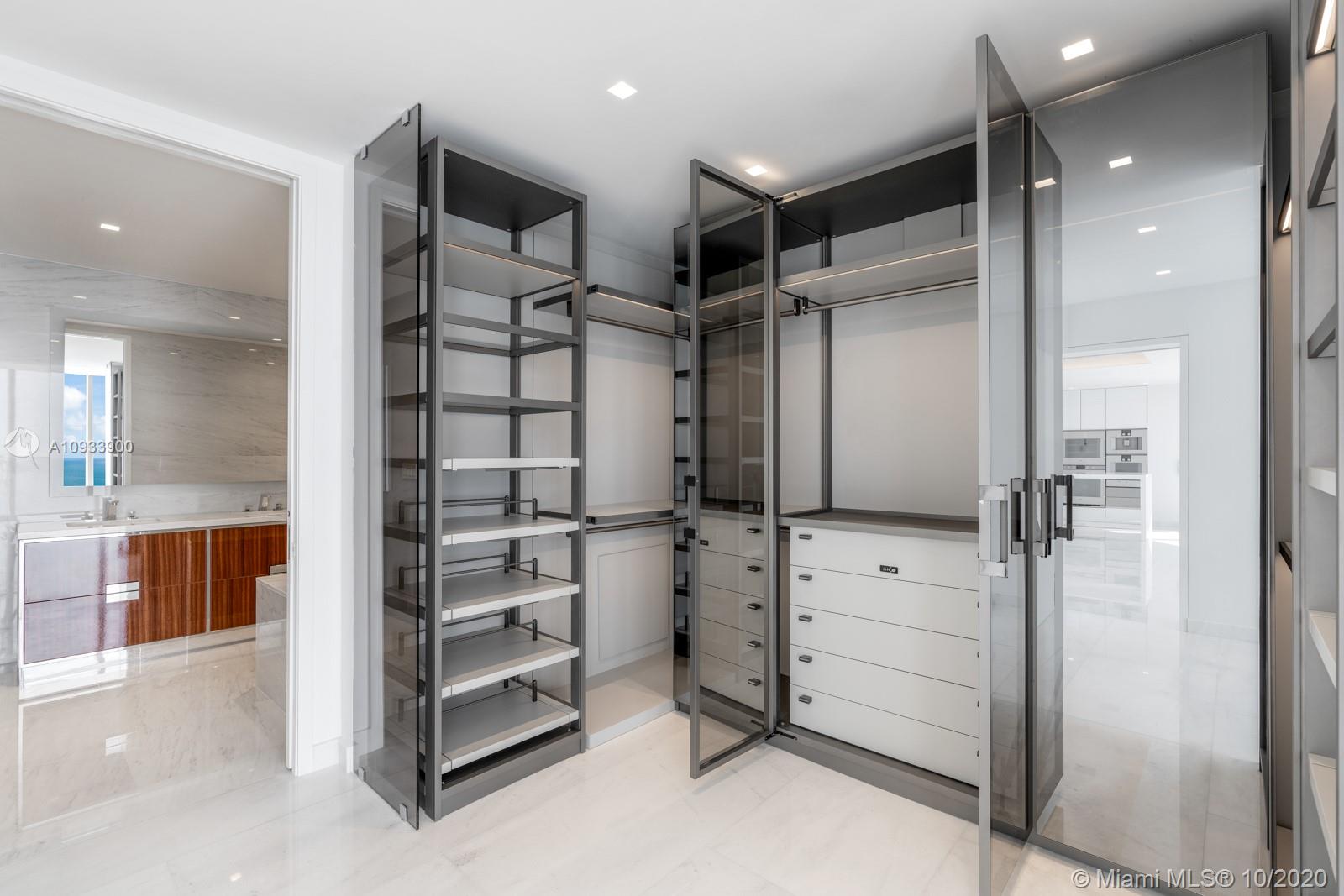Ritz Carlton Residence - Residential