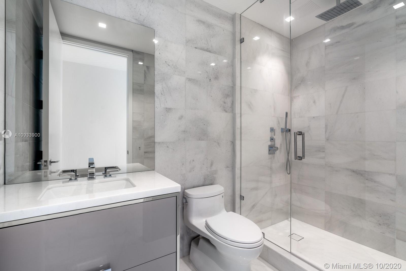 Ritz Carlton Residence - Residential