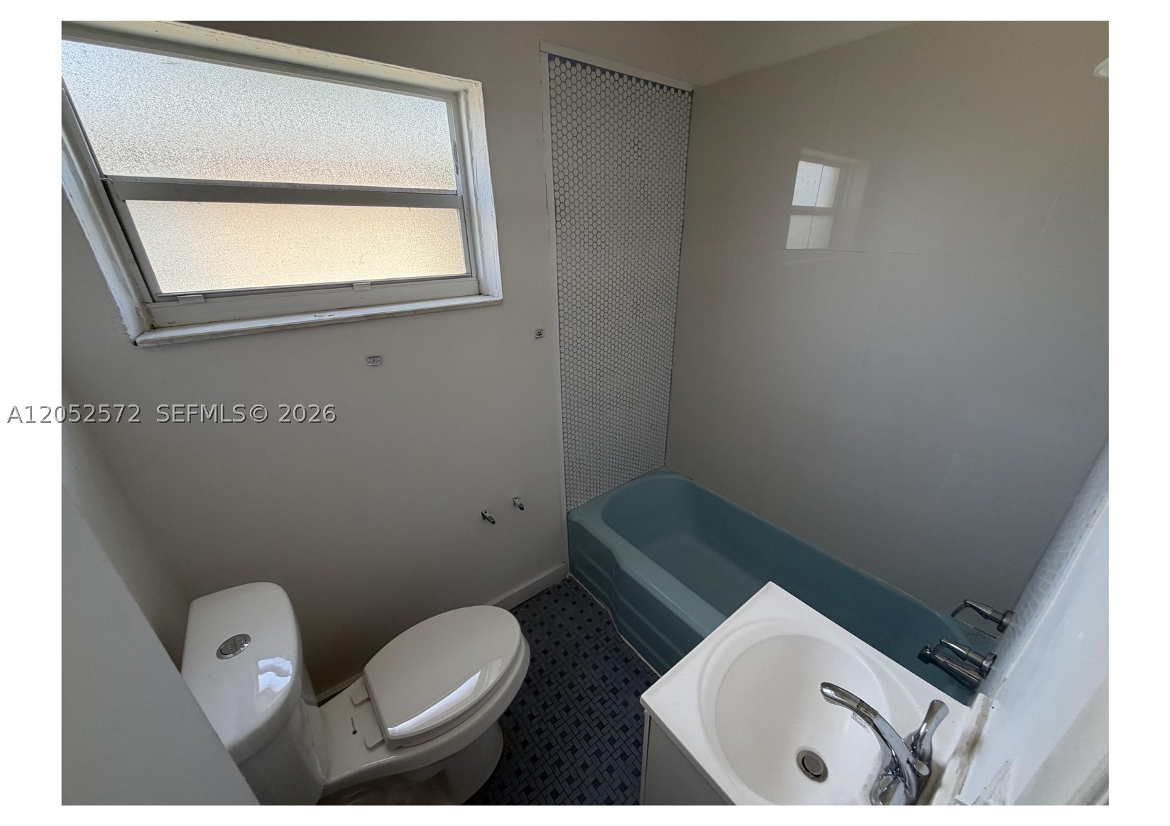 EVERGLADES TERRACE - Residential Lease