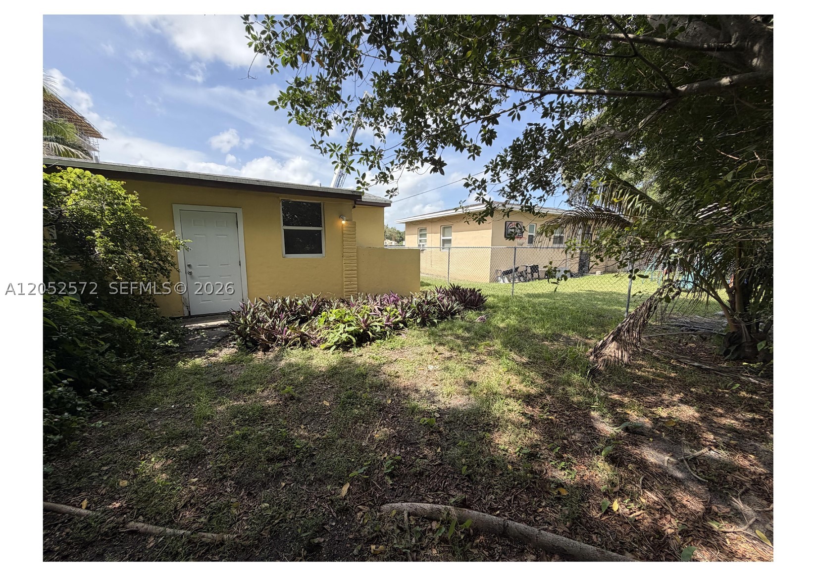 EVERGLADES TERRACE - Residential Lease