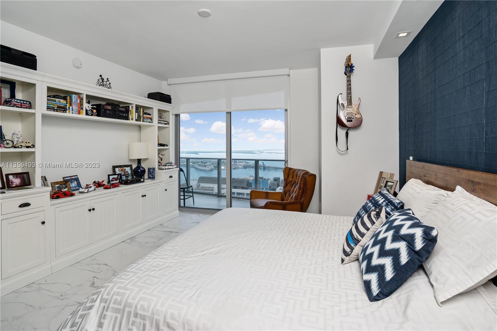 ARIA ON THE BAY CONDO - Residential
