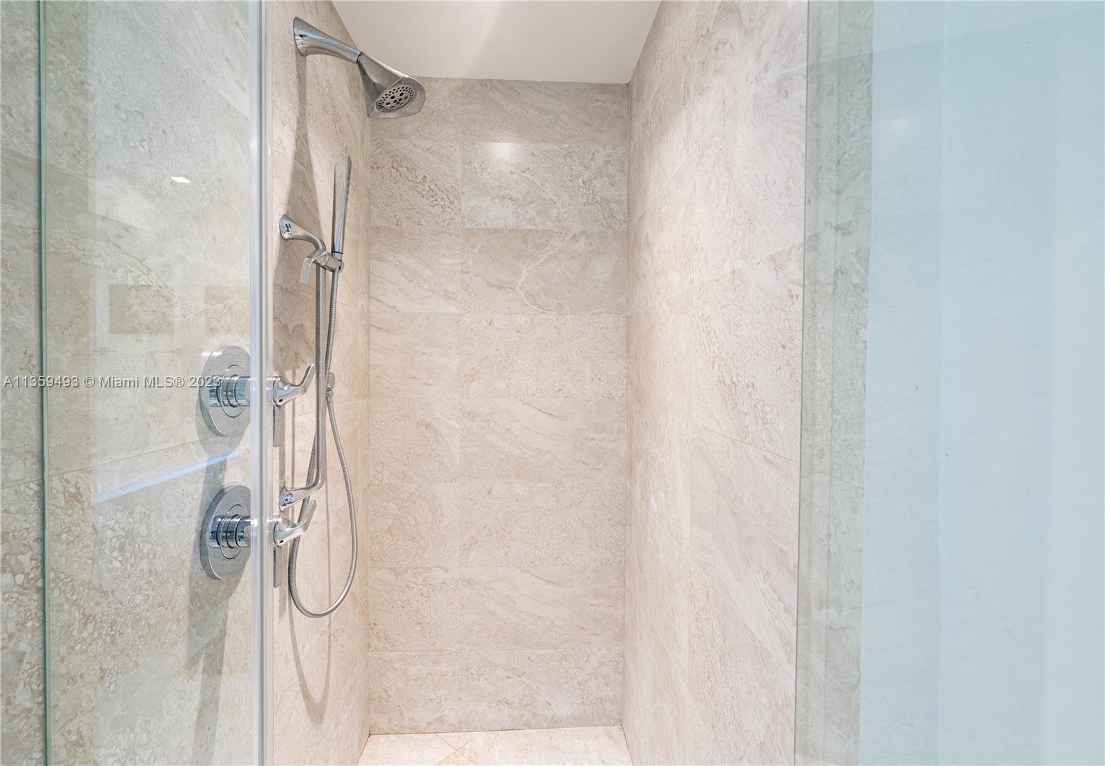 ARIA ON THE BAY CONDO - Residential