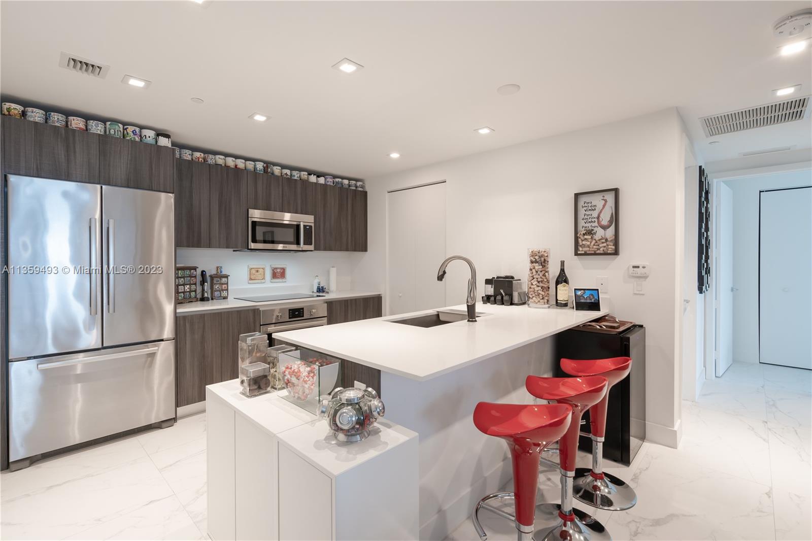 ARIA ON THE BAY CONDO - Residential