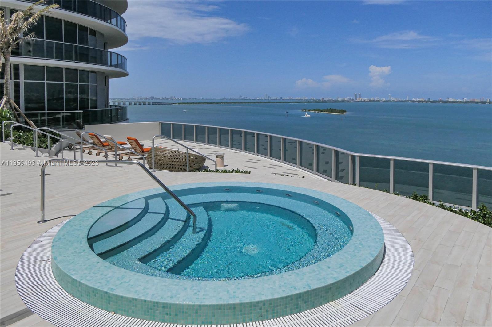 ARIA ON THE BAY CONDO - Residential
