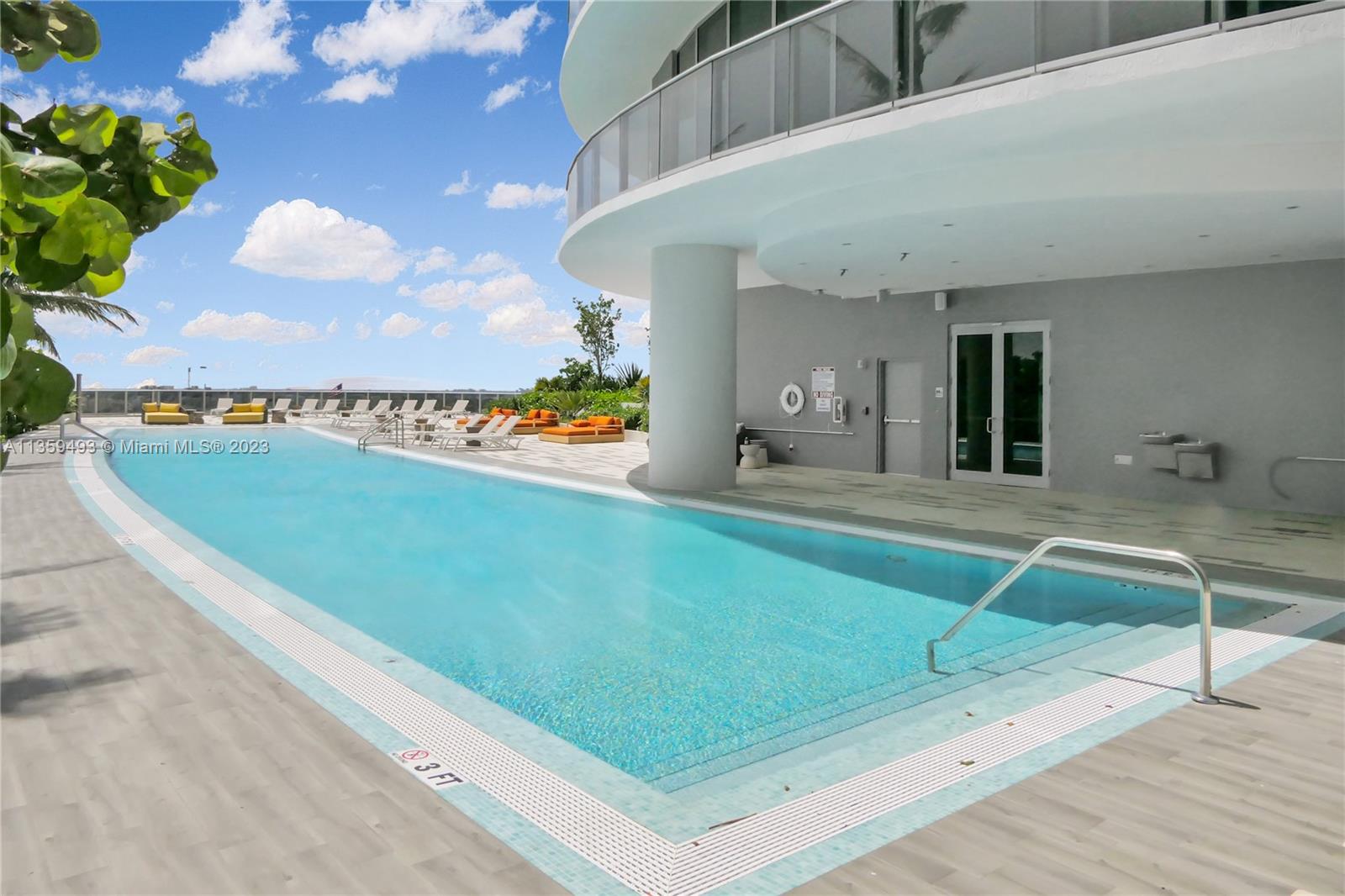 ARIA ON THE BAY CONDO - Residential